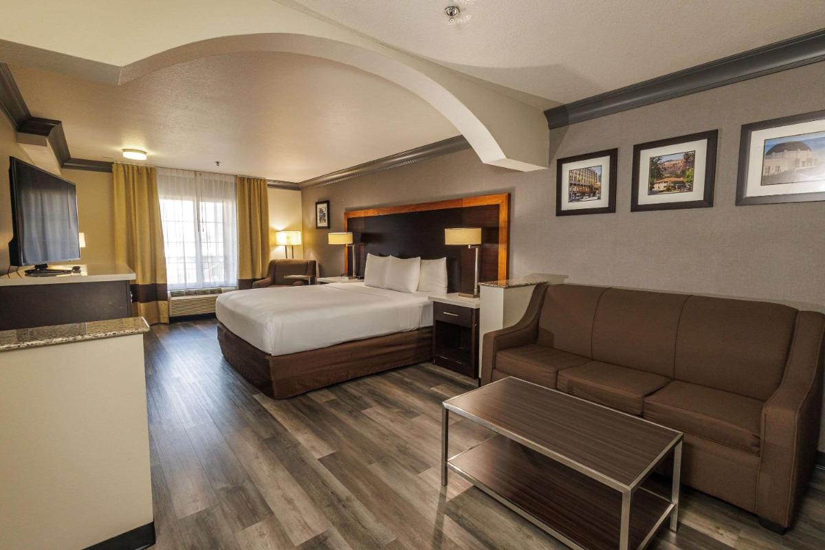 Comfort Inn & Suites Near Universal - North Hollywood – Burbank - image 3