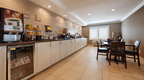 Best Western Burbank Airport Inn - image 9