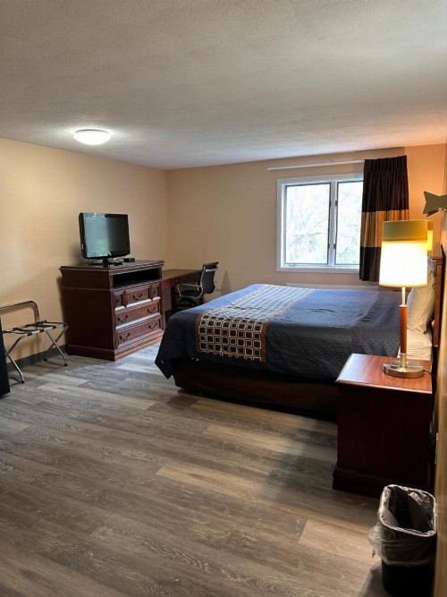 Wickford Motor Inn - image 19