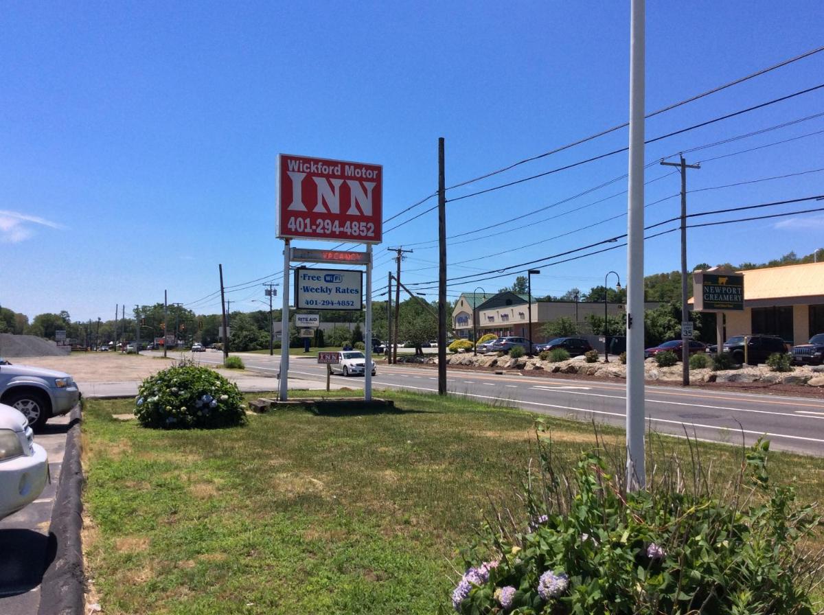 Wickford Motor Inn - image 2