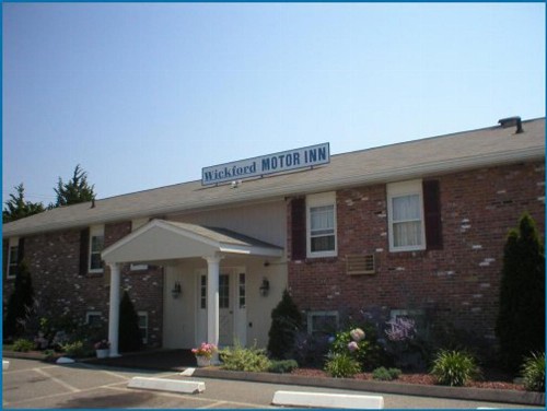 Wickford Motor Inn - image 20