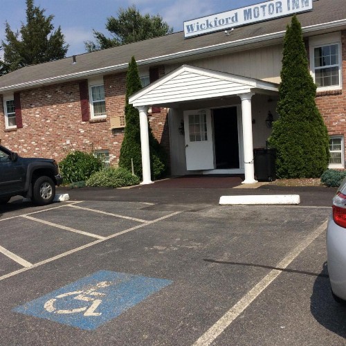 Wickford Motor Inn - image 5