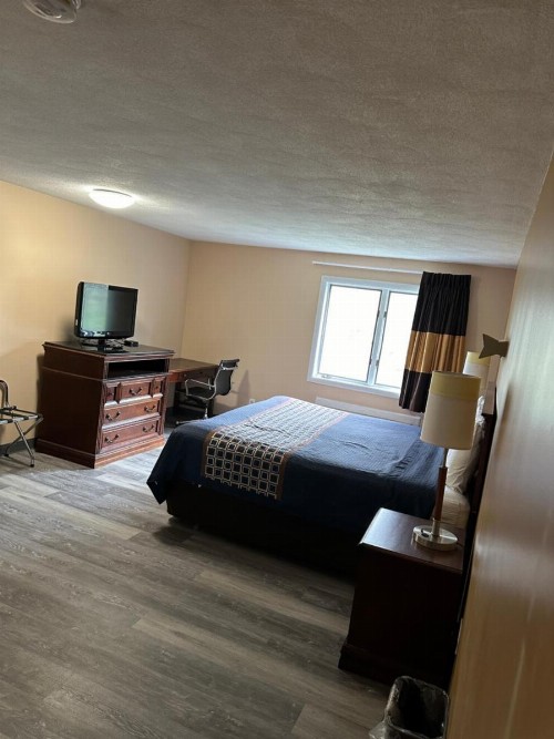 Wickford Motor Inn - image 7
