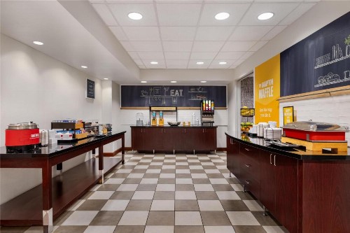 Hampton Inn Las Vegas/North Speedway - image 10