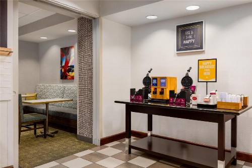 Hampton Inn Las Vegas/North Speedway - image 11