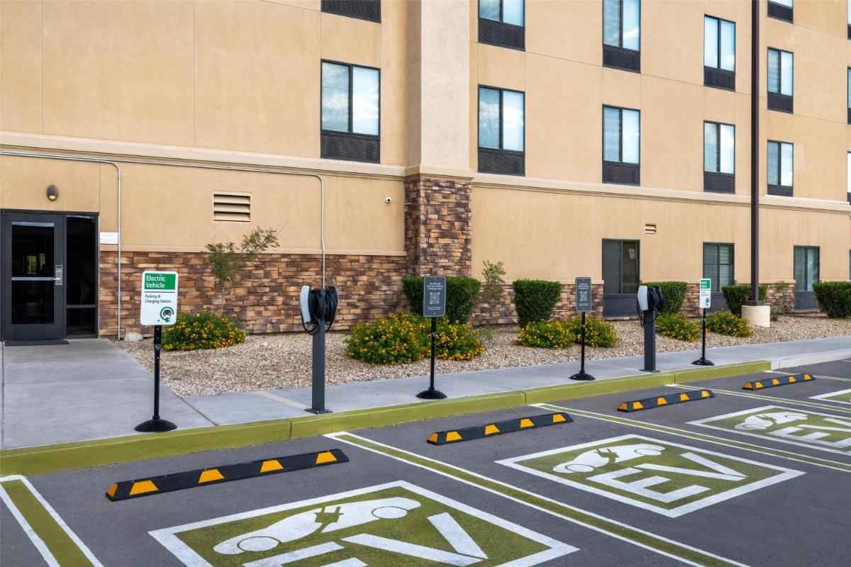 Hampton Inn Las Vegas/North Speedway - image 4