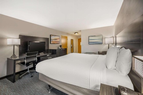 Best Western Plus North Las Vegas Inn & Suites - image 13