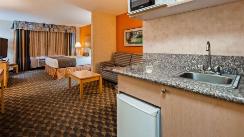 Best Western Plus North Las Vegas Inn & Suites - image 14
