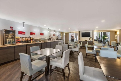 Best Western Plus North Las Vegas Inn & Suites - image 9