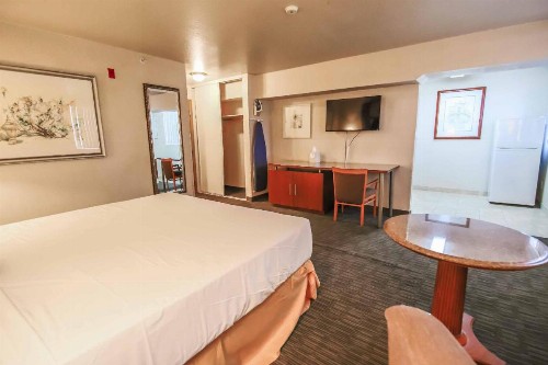 Sunrise Inn - image 30