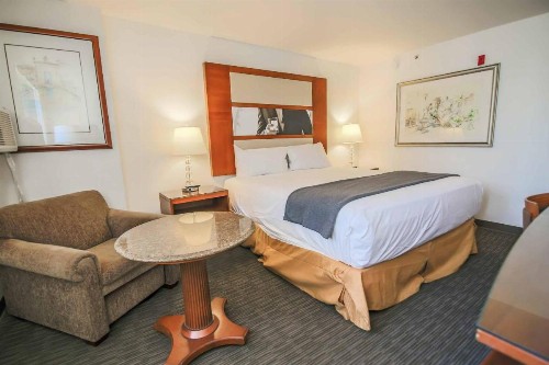 Sunrise Inn - image 33