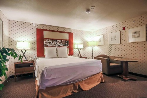Sunrise Inn - image 40