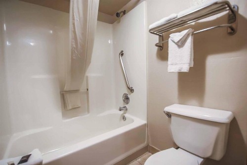 Sunrise Inn - image 42