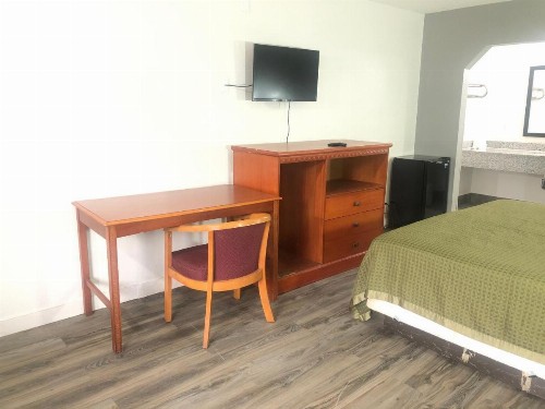 Americas Best Value Inn North Little Rock - image 6