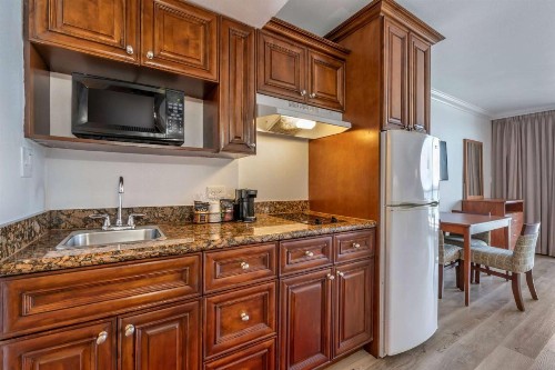 Ramada Plaza by Wyndham Marco Polo Beach Resort - image 19
