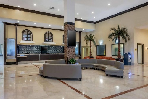 Ramada Plaza by Wyndham Marco Polo Beach Resort - image 3