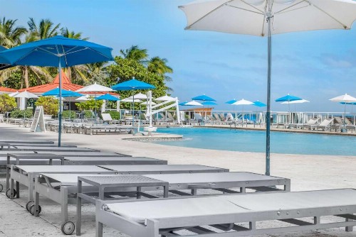 Ramada Plaza by Wyndham Marco Polo Beach Resort - image 9