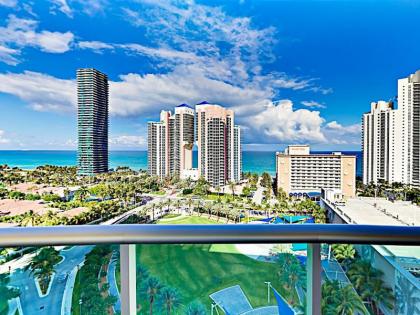 New Listing! Oceanview Condo With Pool & Balcony Condo