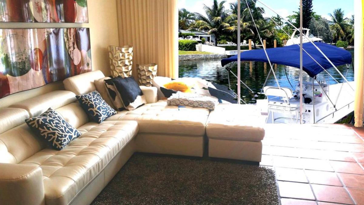 Villa Dartall - Beautiful ocean access by canal - image 2