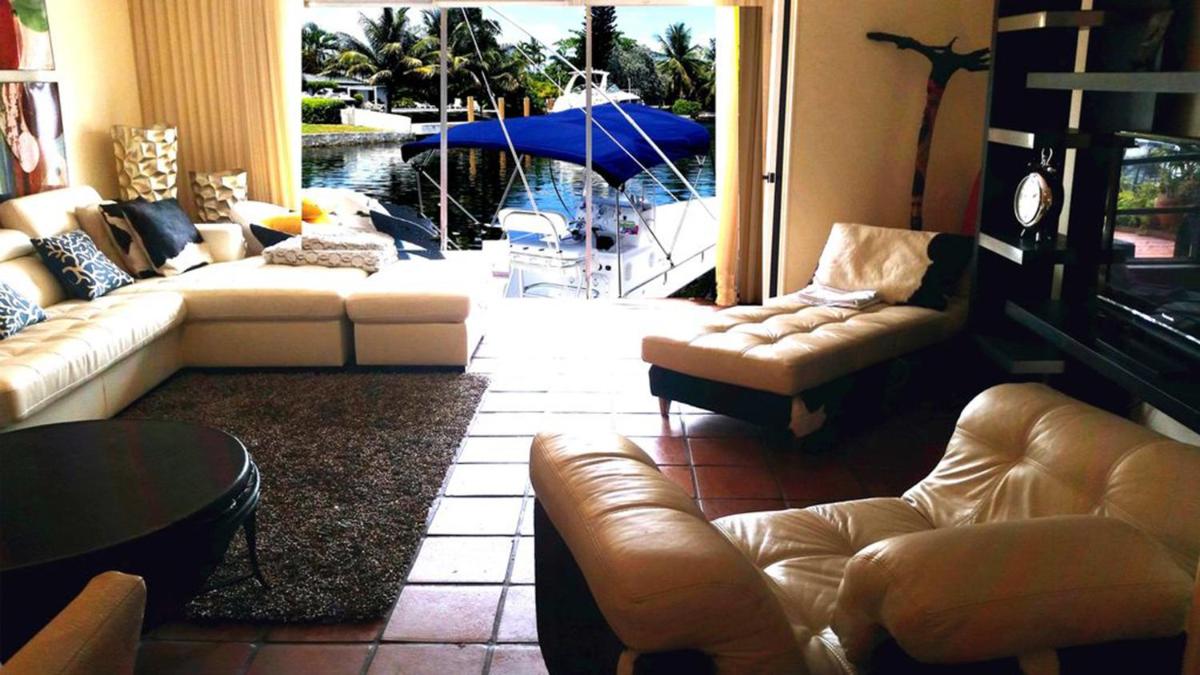 Villa Dartall - Beautiful ocean access by canal - image 3