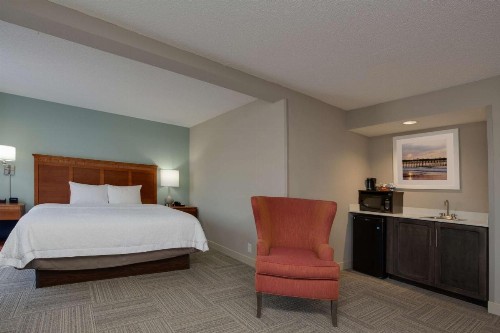 Hampton Inn Harbourgate - image 4