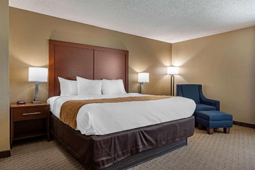 Comfort Inn N Myrtle Beach Barefoot Landing - image 2