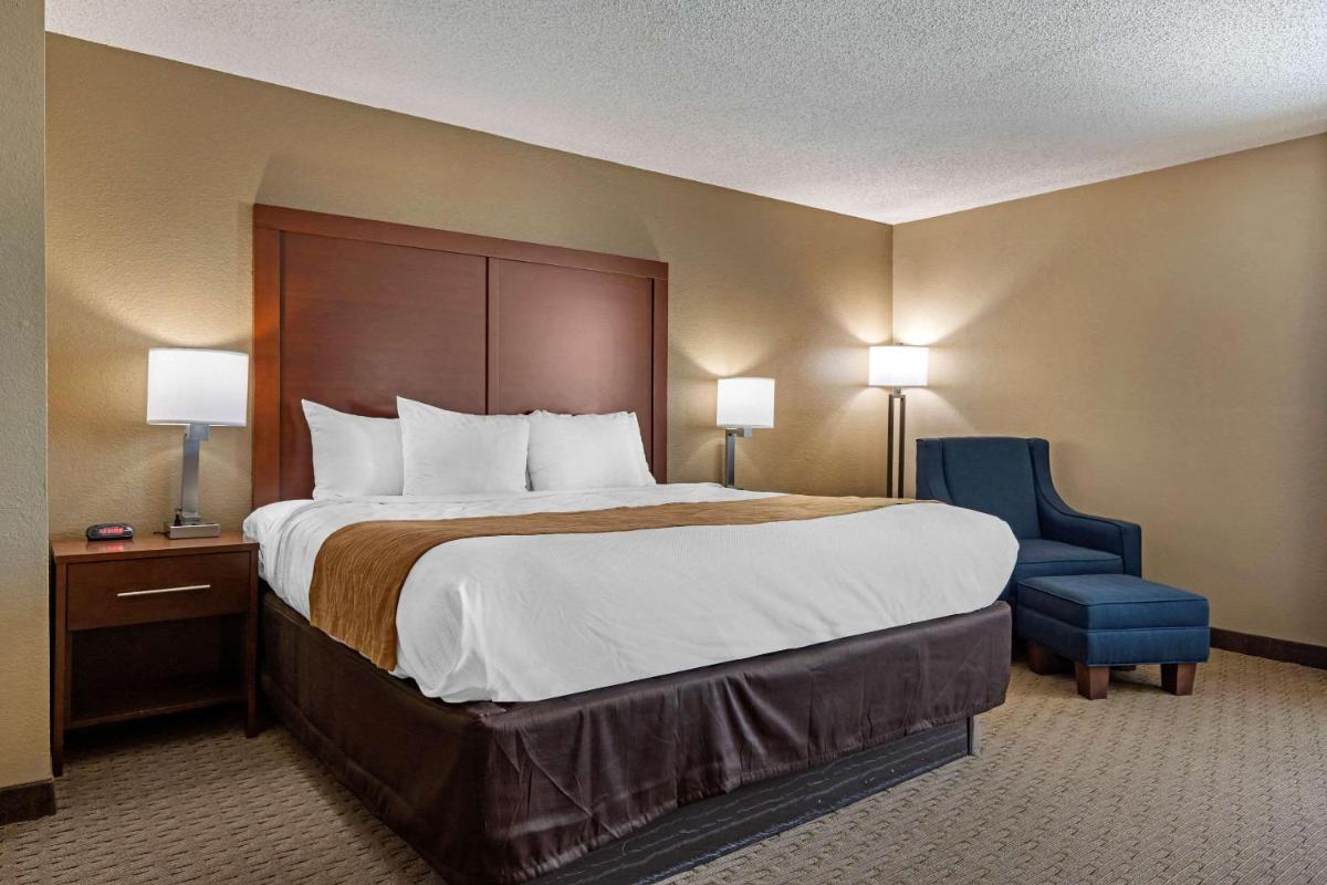 Comfort Inn N Myrtle Beach Barefoot Landing - image 2