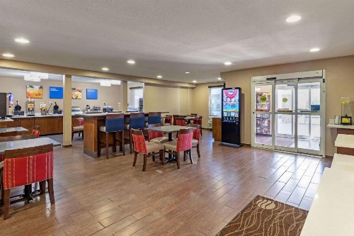 Comfort Inn N Myrtle Beach Barefoot Landing - image 3