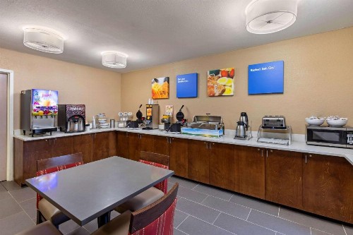 Comfort Inn N Myrtle Beach Barefoot Landing - image 9