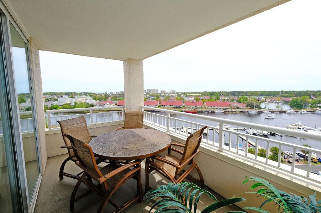 Barefoot Resort Golf & Yacht Club Villas - image 4