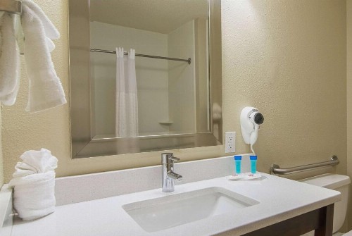 Baymont by Wyndham North Myrtle Beach - image 6