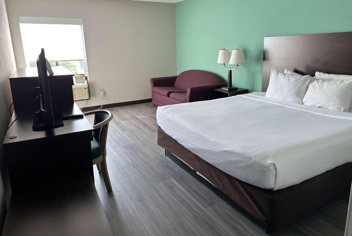 Baymont by Wyndham North Myrtle Beach - image 7