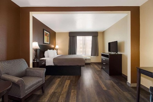 Quality Inn & Suites North Myrtle Beach - image 18