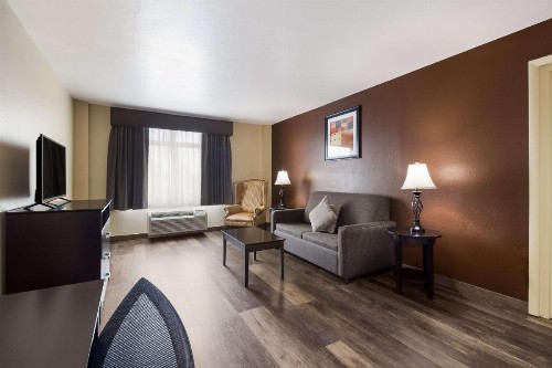 Quality Inn & Suites North Myrtle Beach - image 19