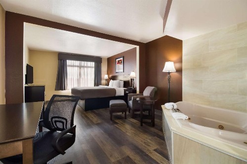 Quality Inn & Suites North Myrtle Beach - image 3