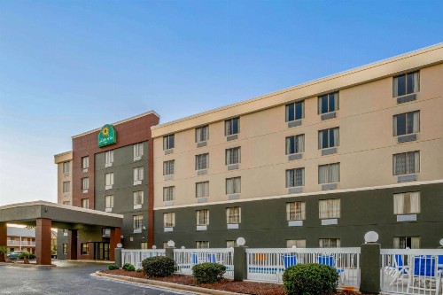 La Quinta Inn by Wyndham North Myrtle Beach - image 10