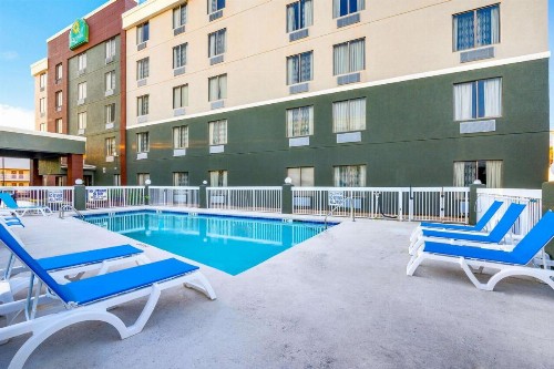 La Quinta Inn by Wyndham North Myrtle Beach - image 13