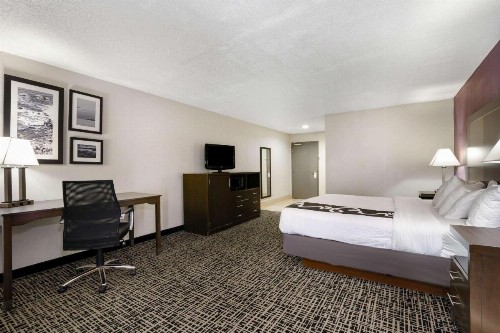 La Quinta Inn by Wyndham North Myrtle Beach - image 35