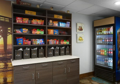 La Quinta Inn by Wyndham North Myrtle Beach - image 36