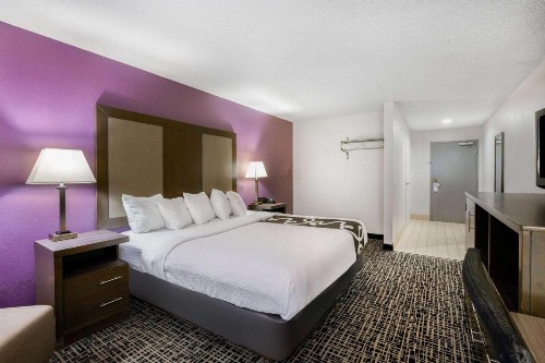 La Quinta Inn by Wyndham North Myrtle Beach - image 39
