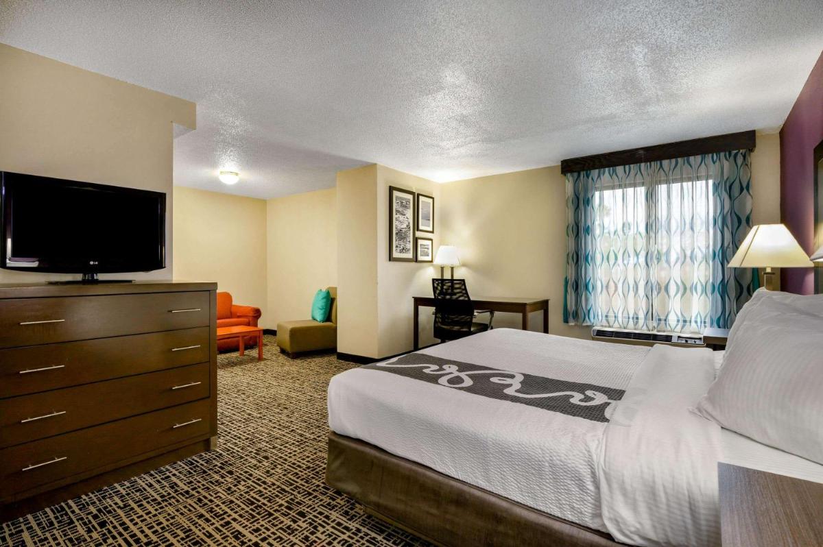 La Quinta Inn by Wyndham North Myrtle Beach - image 5