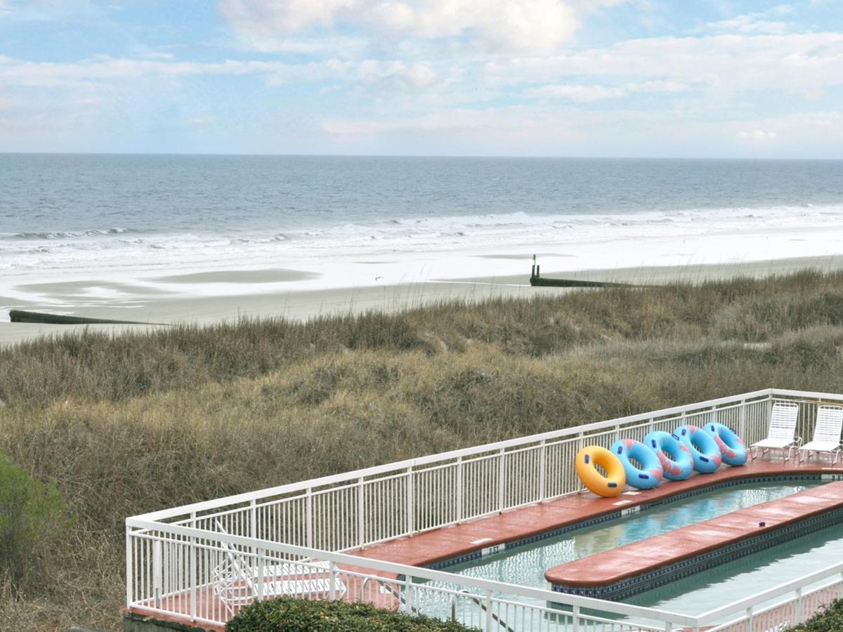 Castaway Beach Inn & Swim Up Bar - image 7