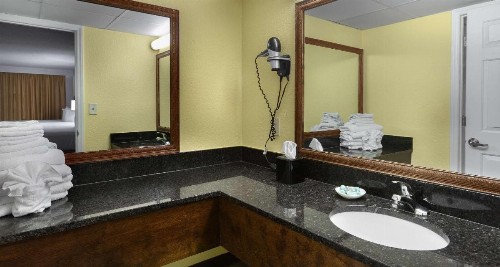 Best Western Ocean Sands Beach Resort - image 13