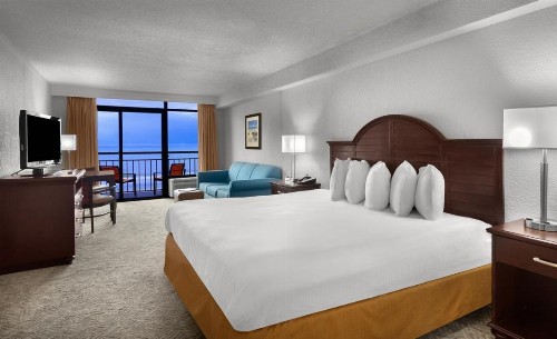 Best Western Ocean Sands Beach Resort - image 24