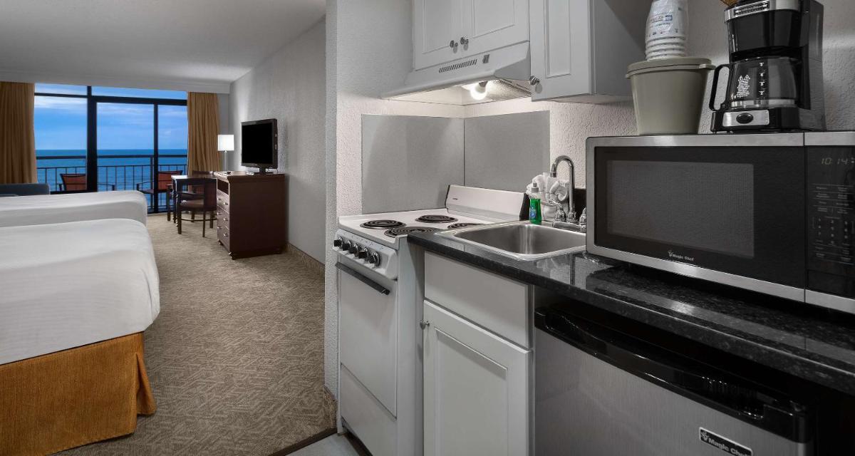 Best Western Ocean Sands Beach Resort - image 4