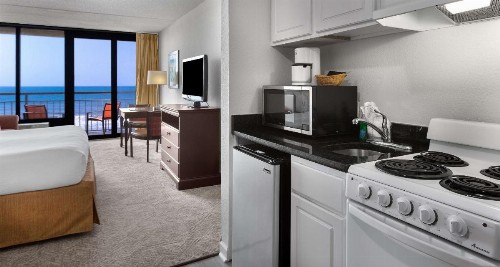 Best Western Ocean Sands Beach Resort - image 6