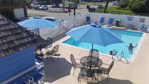 Edgewater Inn - image 10