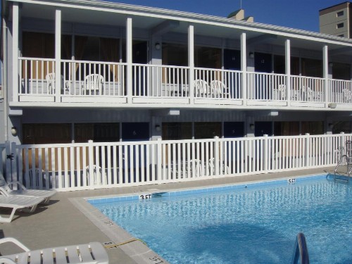 Edgewater Inn - image 15