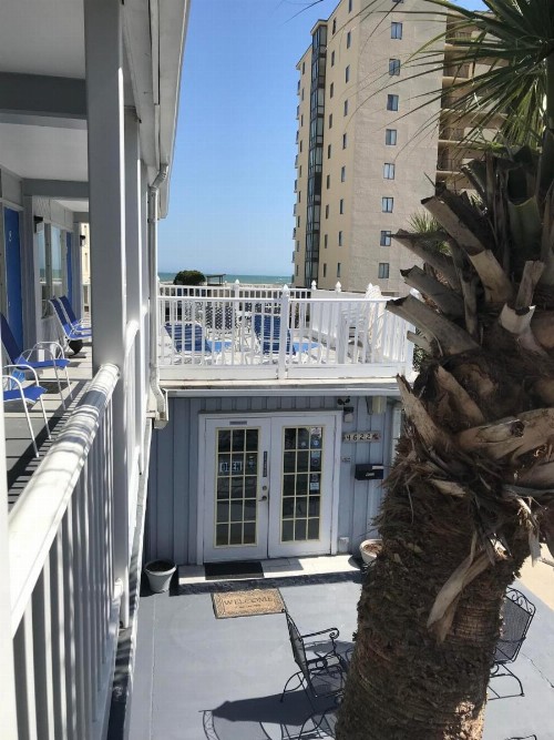 Edgewater Inn - image 26