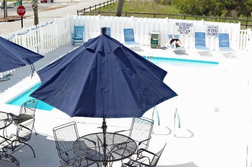 Edgewater Inn - image 4